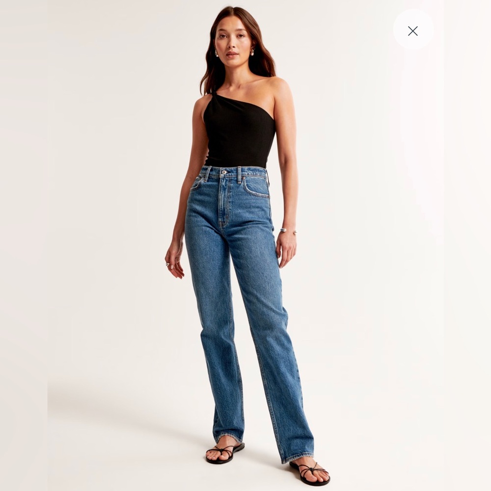 NWT Abercrombie 8z Fitch The 90s Straight Ultra High Rise